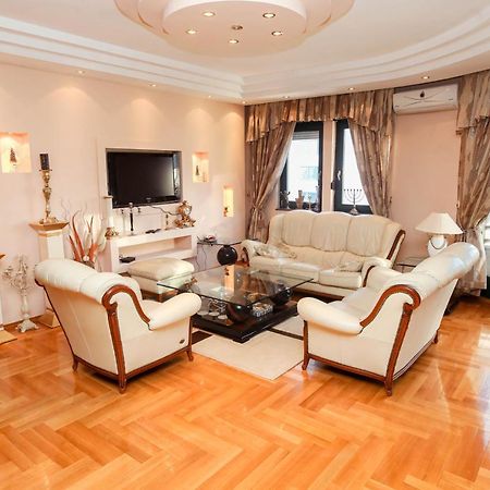 Ugodan I Luksuzan Apartman Баня-Лука Экстерьер фото